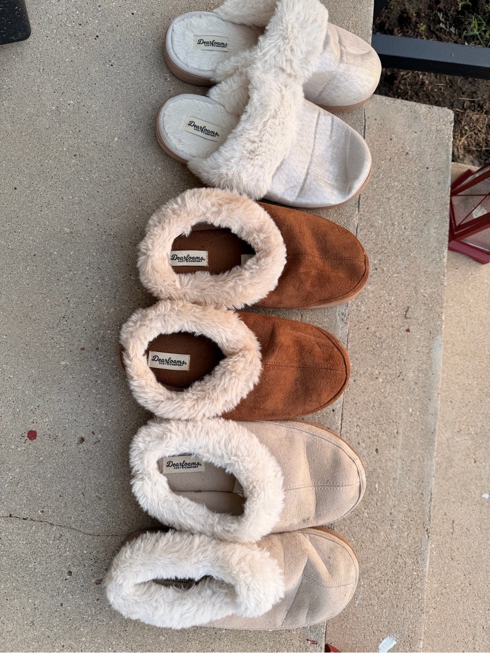 dearfoams Cozy Shearling-Trim Slippers in Cream & Brown